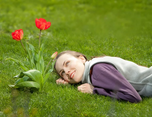 Retrato de mulher jardinagem — Fotografia de Stock