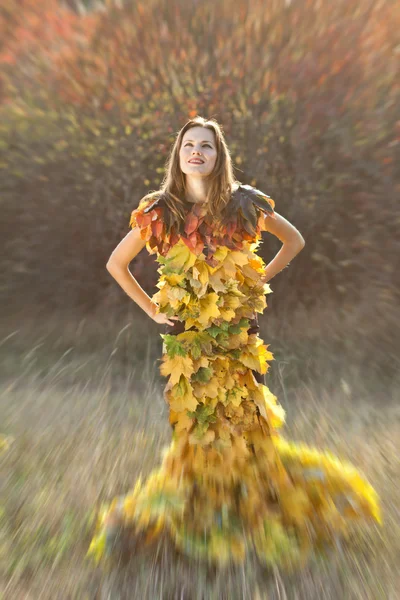 Retrato de moda de mujer de otoño — Foto de Stock