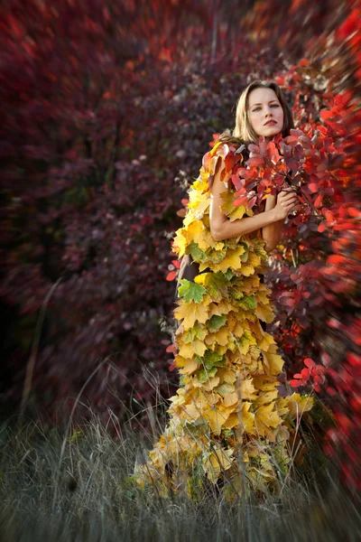 Retrato de moda de mujer de otoño — Foto de Stock