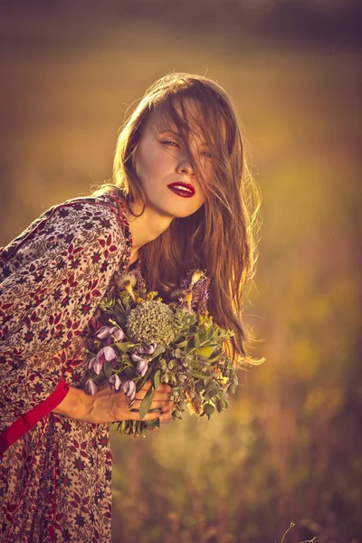 Romantic beauty woman outdoors — Stock Photo, Image