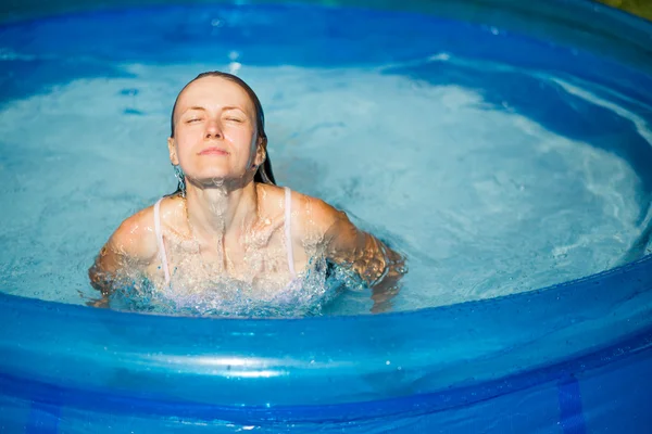 Beautiful girl enjoying the water park — Stock Photo, Image