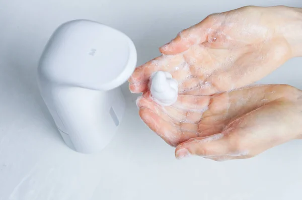 Hand Cleaning Non Contact Automatic Antiseptic Solution Soap Dispenser Prevent Stockbild