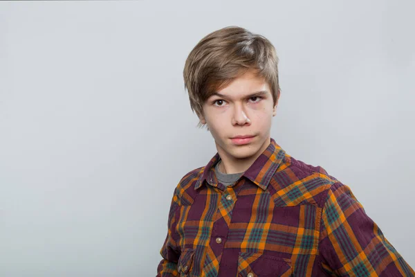 Retrato Emocional Adolescente Con Una Camisa Cuadros — Foto de Stock