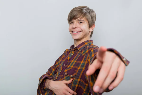 Emotioneel Portret Van Een Tiener Een Geruit Shirt Stockfoto