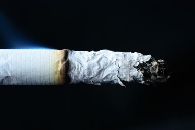 fumar es asesinado
