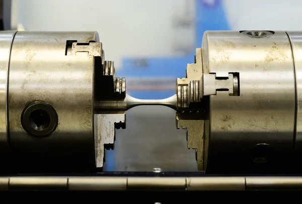 burulma makinede test etmek torsiyon örnek ayarlamak tamamlamak
