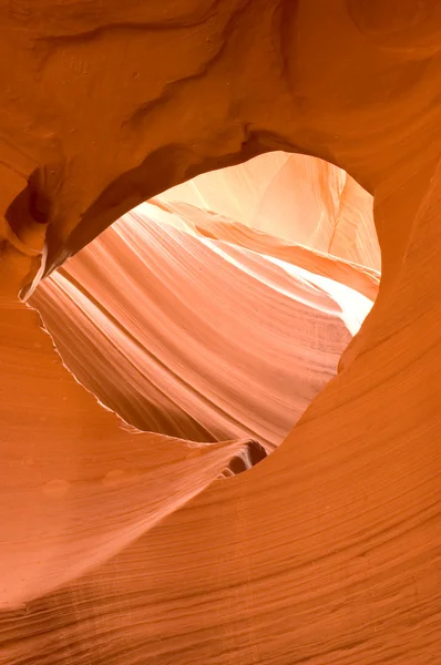 Antelope canyon rots venster — Stockfoto