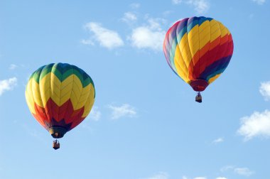 Renkli sıcak hava balonları