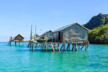 Bohey Dulang Adası, Semporna Sabah, Malezya 'da Borneo deniz çingene su köyü manzarası.