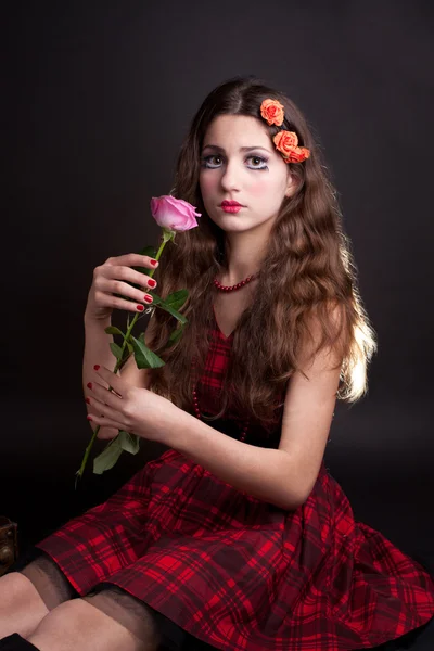 Retrato da menina com rosa — Fotografia de Stock