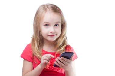 beş yıl kız cep telefonu ile oynuyor