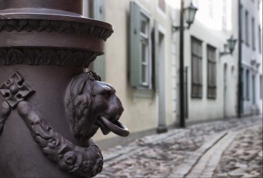 eski şehir caddede. Riga, Letonya