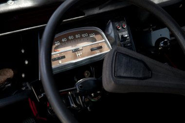 eski araba direksiyon simidi