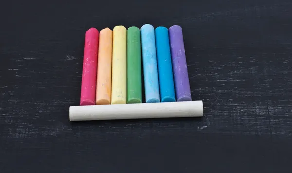 Arco-íris de pedaços de giz — Fotografia de Stock