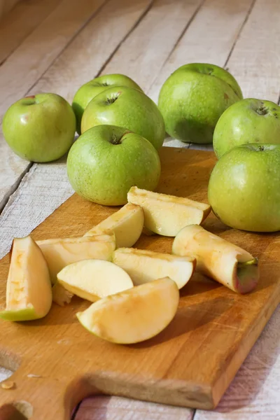 Fresh apples on vintage wooden background — Stock Photo, Image
