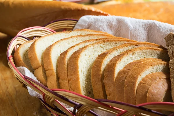 Sliced loaf of bread — Stock Photo, Image