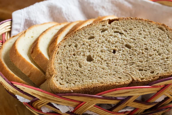 Τεμαχισμένη φραντζόλα ψωμί — Φωτογραφία Αρχείου