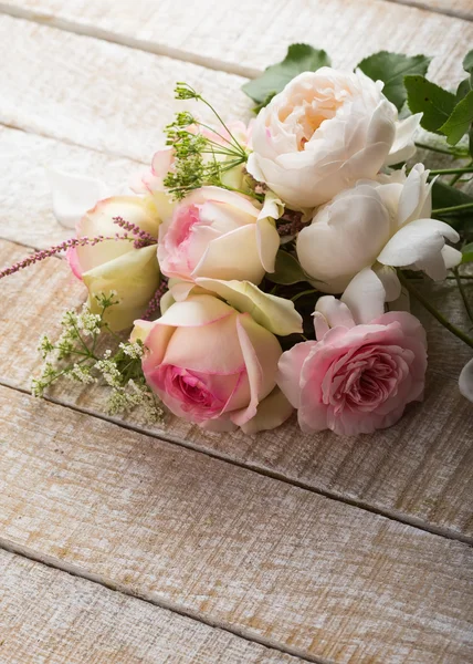 Vykort med eleganta blommor — Stockfoto