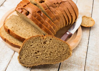 dilimlenmiş somun ekmek