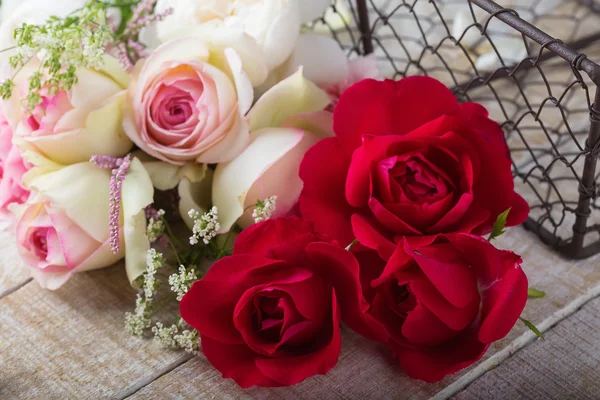 Ansichtkaart met elegante bloemen — Stockfoto