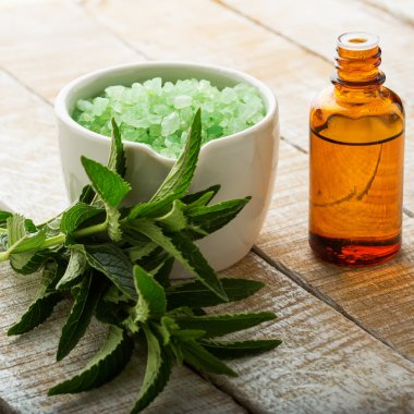 temel aroma yağı ve deniz tuz