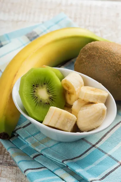 Frische Kiwi und Banane. — Stockfoto