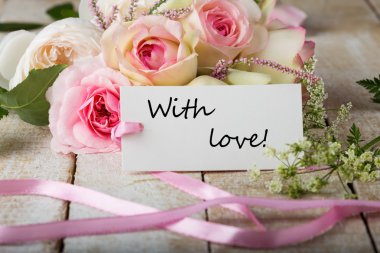 kartpostal zarif çiçek ve etiket