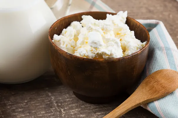 Dairy products - cottage cheese, milk. — Stock Photo, Image