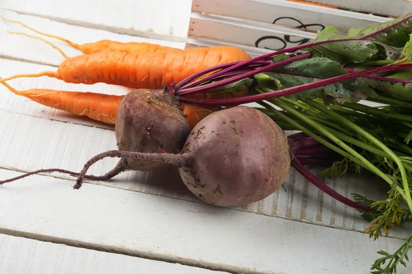 Verduras frescas en cubo — Foto de Stock