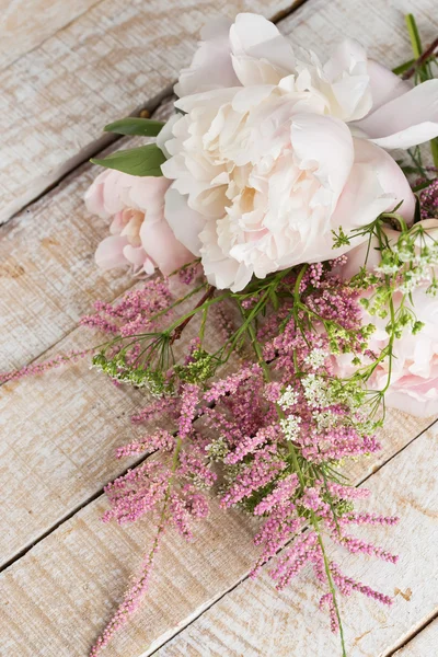 Ansichtkaart met bloemen — Stockfoto