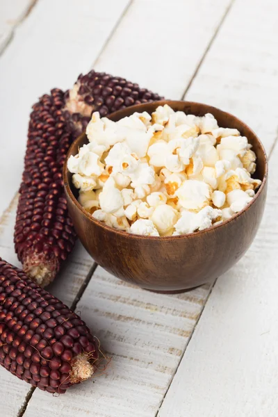 Popcorn in bowl — Stock Photo, Image