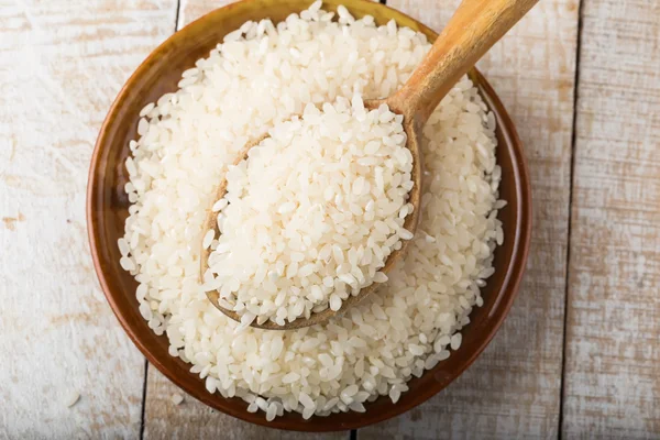 Ryż w ceramicznej misce — Zdjęcie stockowe