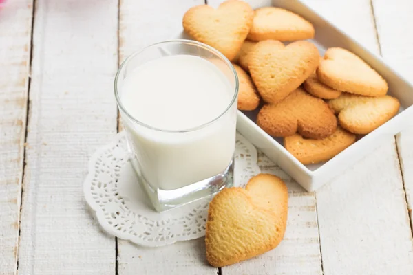 牛奶和饼干 — 图库照片