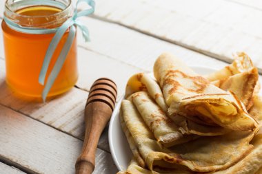 Krep plaka üzerinde