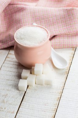 Tahta zemin üzerinde şeker