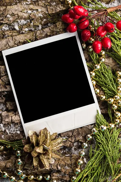 Decoratieve Kerstmis samenstelling en foto frames — Stockfoto