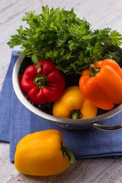 Fresh vegetables in bowl — Stock Photo, Image