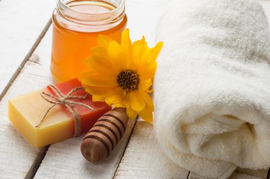 doğal el işi, havlu, bal ve çiçek