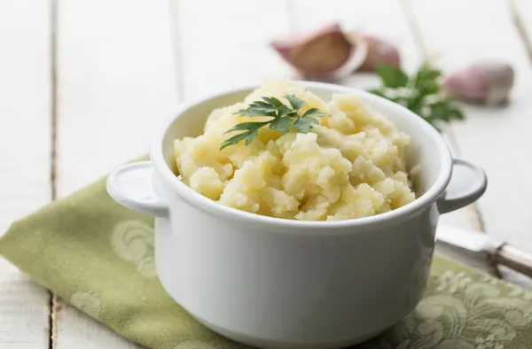 Aardappelpuree in kom — Stockfoto