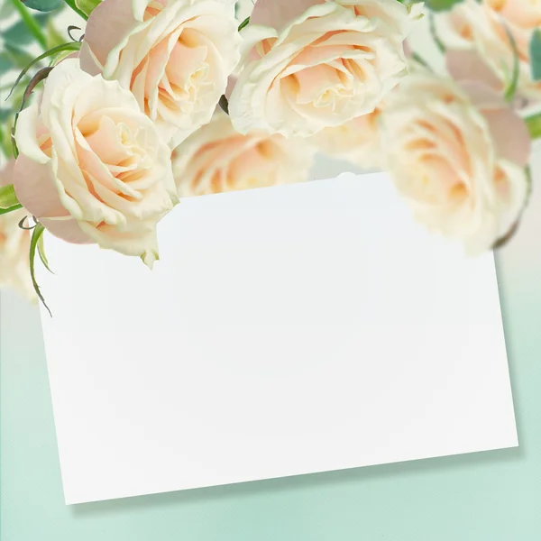 Postkarte mit eleganten Blumen — Stockfoto