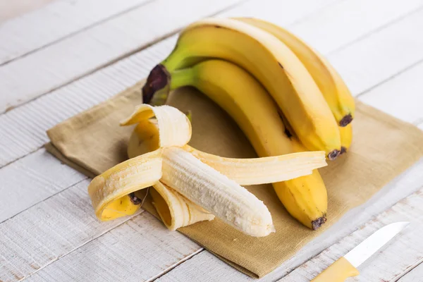 Bananas on towel — Stock Photo, Image