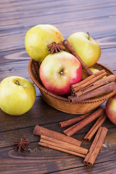 Apples and spices — Stock Photo, Image