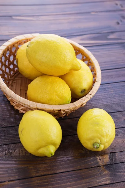 Limoni freschi — Foto Stock
