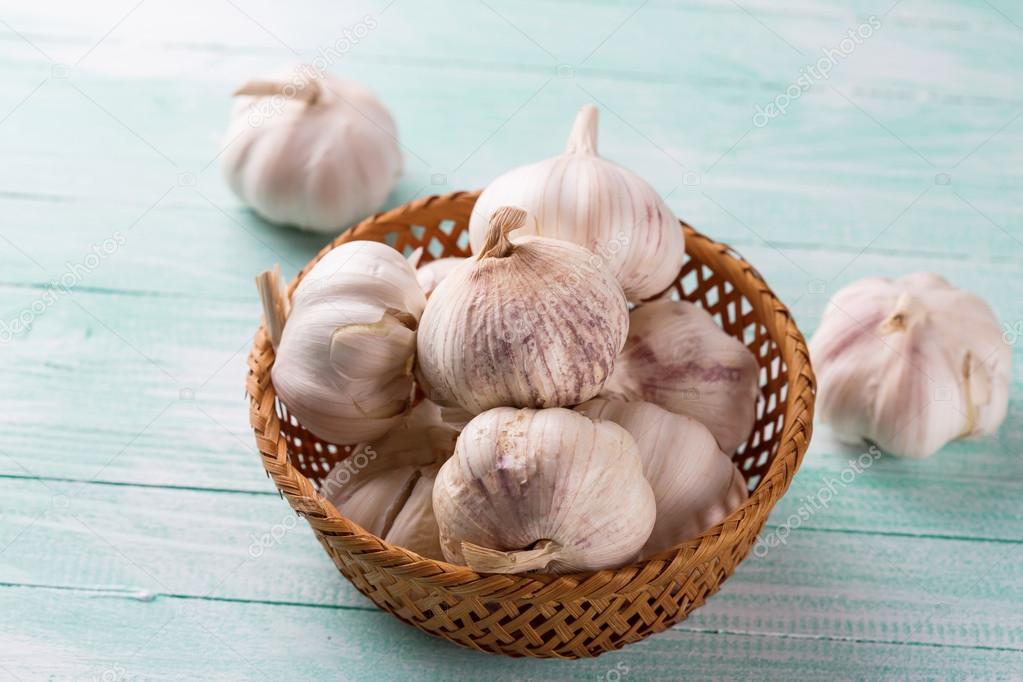 Garlic in bowl