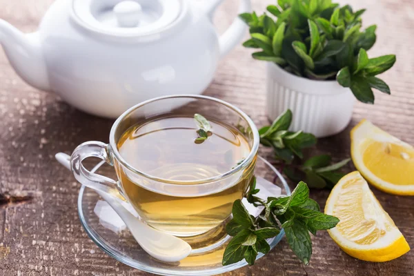 Fresh herbal tea — Stock Photo, Image