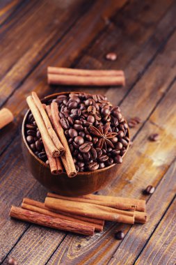 Kahve çekirdekleri ve baharatlar