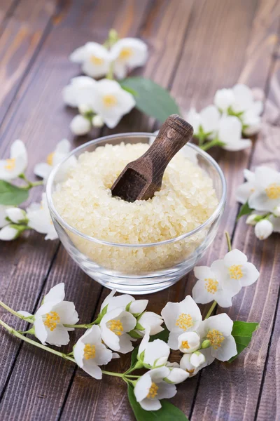 Sea salt with jasmine — Stock Photo, Image