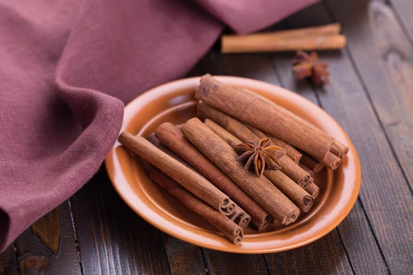 Cinnamon and anise — Stock Photo, Image