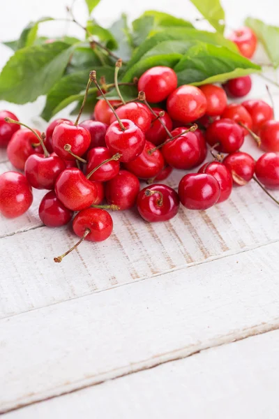 Fresh cherries — Stock Photo, Image