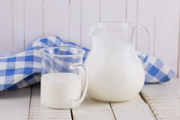 Kefir i pitcher — Stockfoto